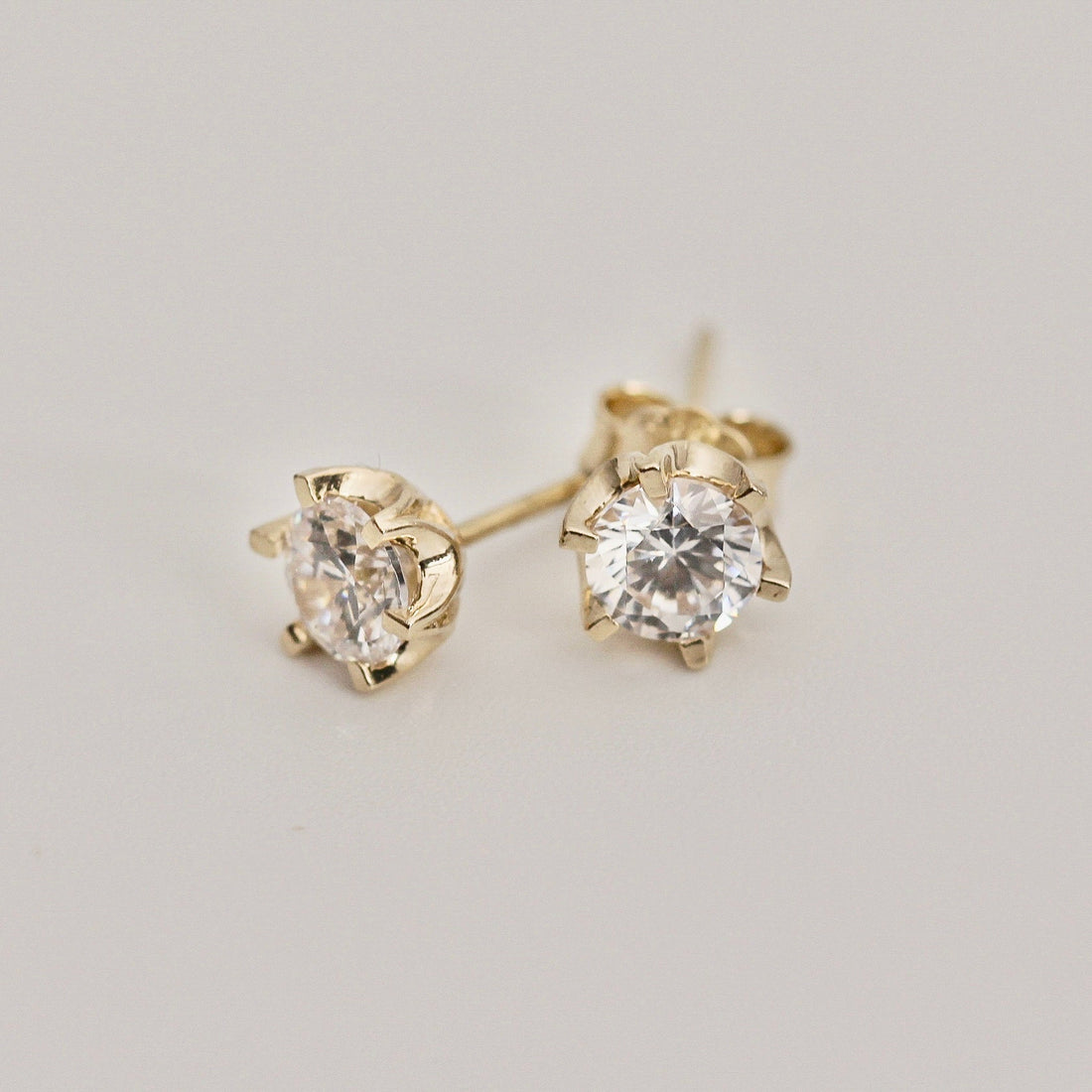 925 Sterling Silver Crown Solitaire Stud Earrings
